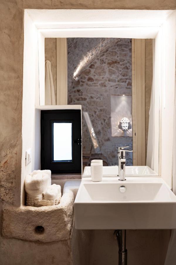 White Room ออสตูนี ภายนอก รูปภาพ